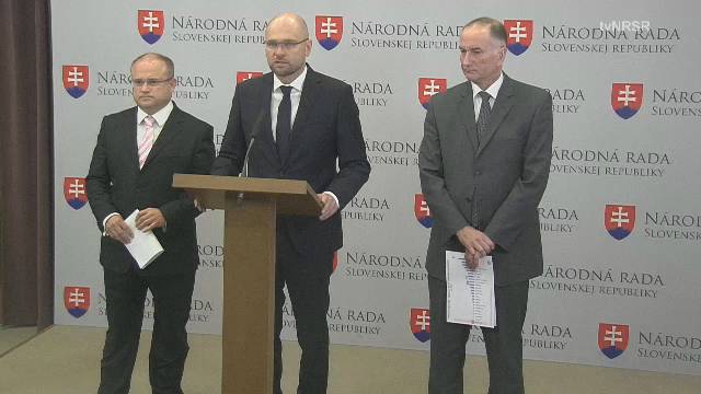 Ľudia sa vláde poskladajú na ďalší balík, sľub zostal len sľubom