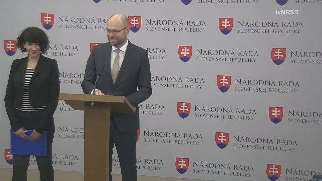 Slovensko si v Bruseli zasa vyrobilo hanbu - OLAF ide vyšetrovať ďalší prípad Ficovej vlády