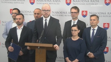 Podávame návrh na vyslovenie nedôvery ministrovi zdravotníctva Kamilovi Šaškovi.