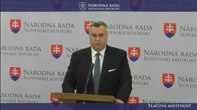 K navýšeniu dôchodkov pre 90 ročných občanov SR a aktuálna vnútropolitická situácia